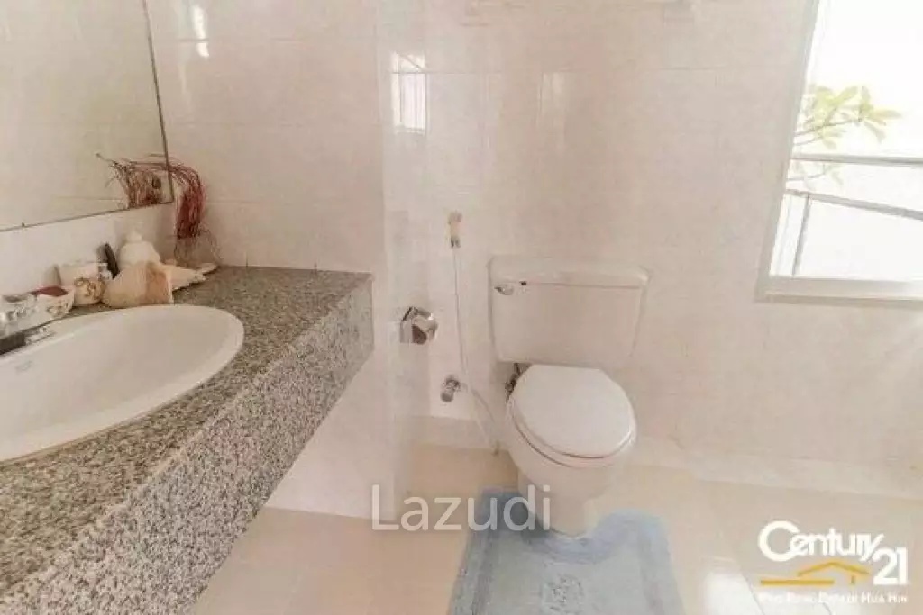 1 Bed Sea View Beachfront Condo