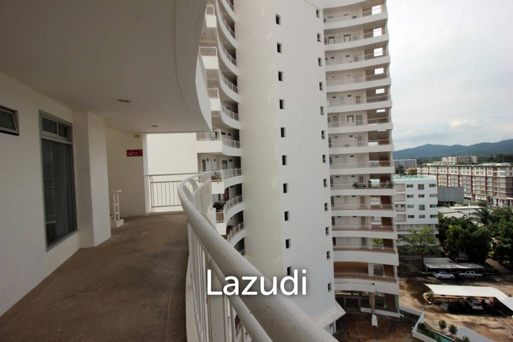 2 Bed 2 Bath Corner Condo with Sea View