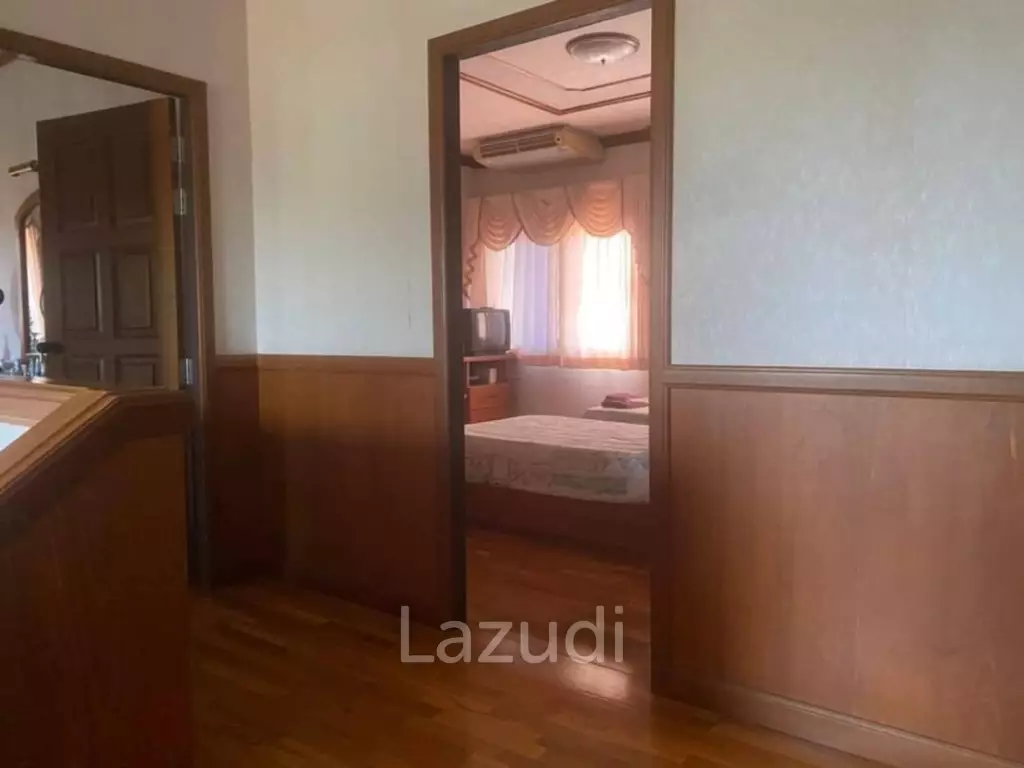 5 Bedroom 4 bathroom in Mabptachan