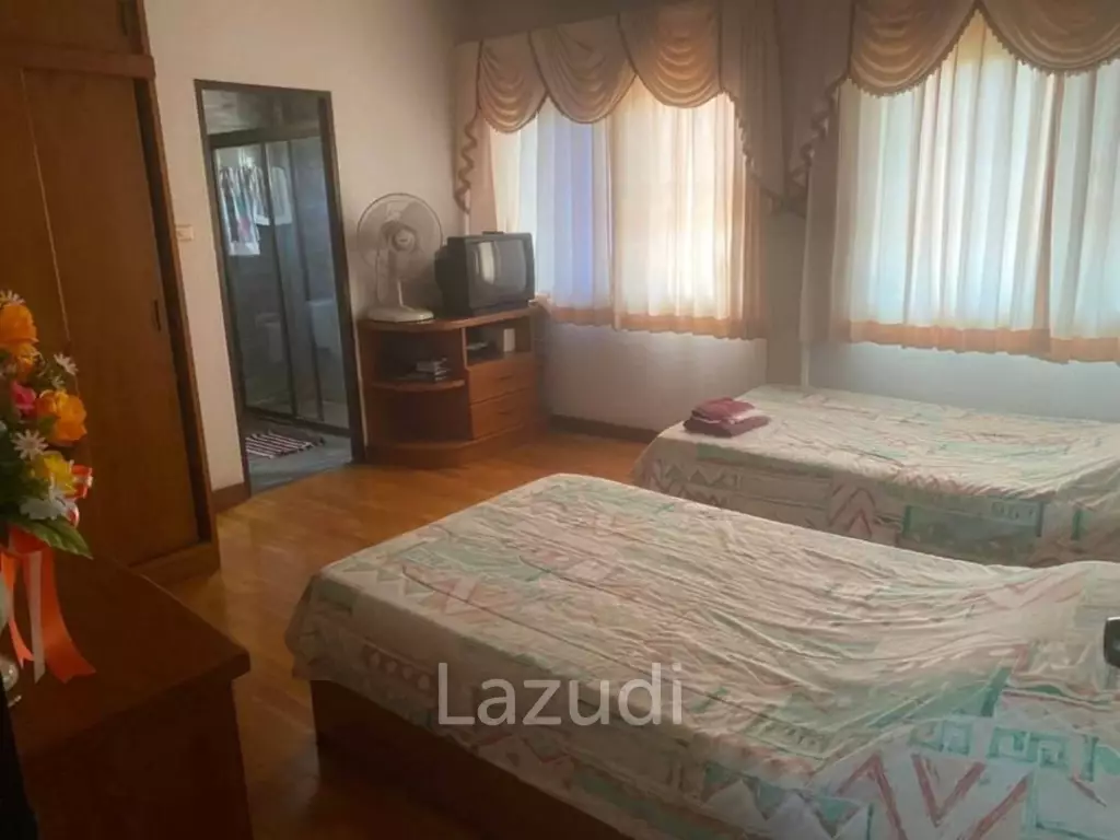 5 Bedroom 4 bathroom in Mabptachan