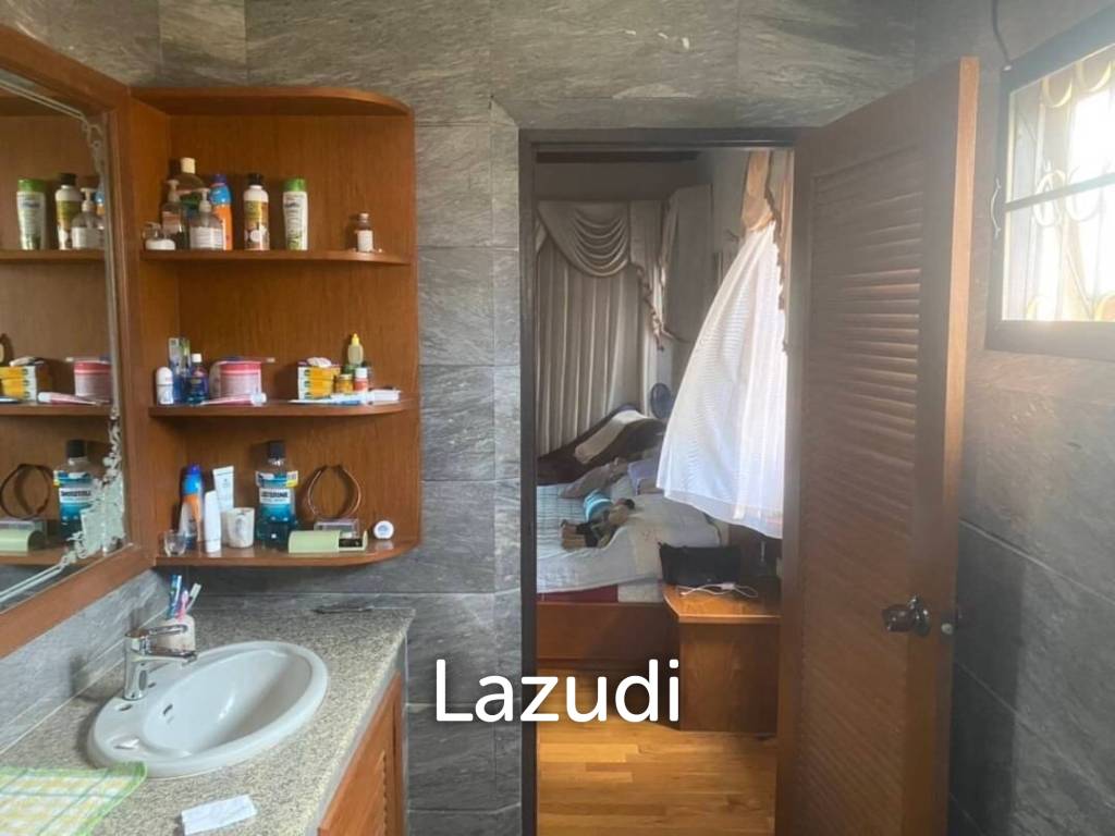 5 Bedroom 4 bathroom in Mabptachan