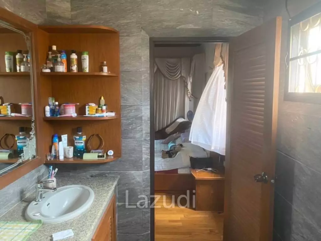 5 Bedroom 4 bathroom in Mabptachan