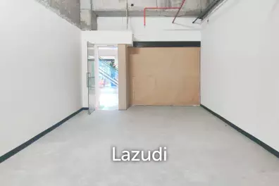 44sm Retail Space for Lease in Muangthai Phatra Complex Ratchada, Huai Khwang Shop 7