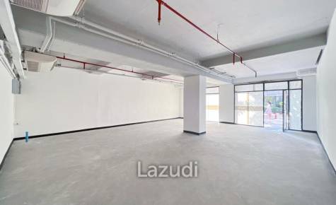 78sm retail space for lease in Muangthai Phatra Complex Ratchada, Huai Khwang