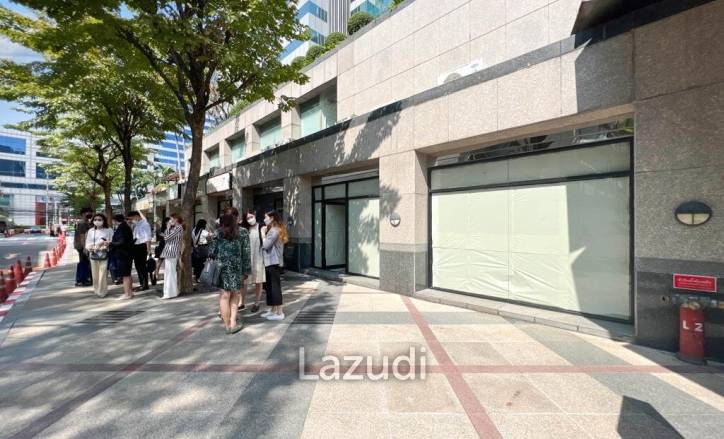 78sm retail space for lease in Muangthai Phatra Complex Ratchada, Huai Khwang