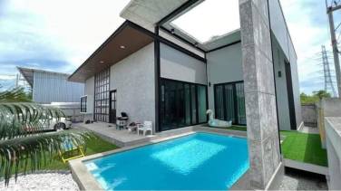 3 bedroom 4 bathrooms 408 sqm pool villa in Huay Yai