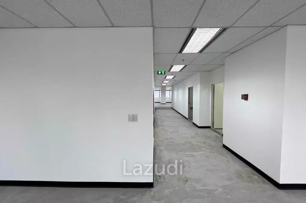 Office For Rent At Muang Thai - Phatra Complex Building