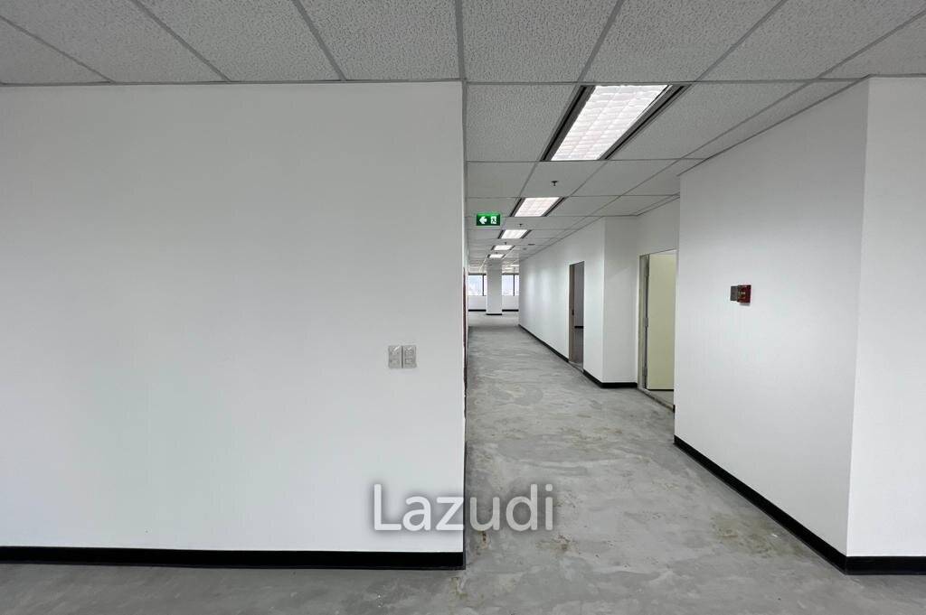 Office For Rent At Muang Thai - Phatra Complex Building