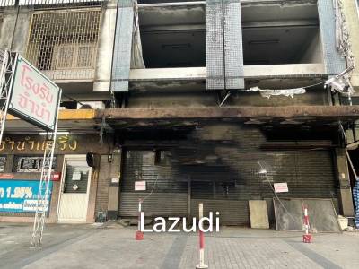 Affordable Commercial Building for Rent Near BTS Bearing with Multiple Potential Uses