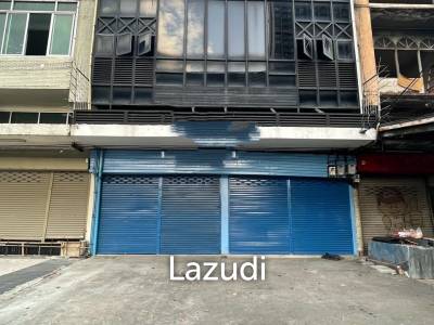 Economical Commercial Building for Rent Near BTS Bearing