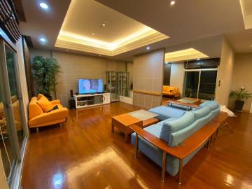 2 Bed 2 Bath 175 SQ.M Grand Langsuan