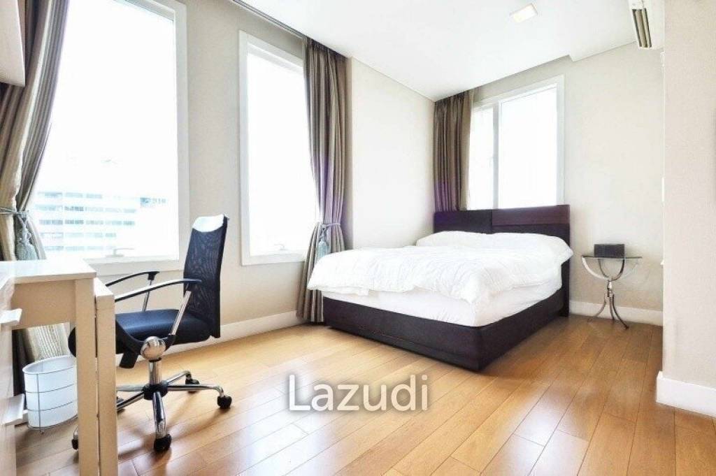 3 Bed 3 Bath 243 SQ.M Wind Sukhumvit 23