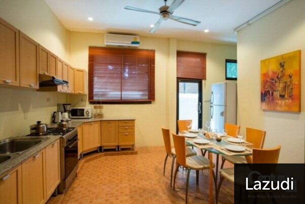 Good quality townhouse with large communal feature pool only 40 km from the popular beach at Cha-am