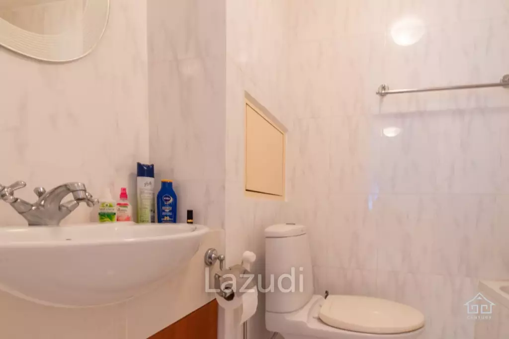 BAAN SA SUAN : 3 Storey Townhouse near the beach