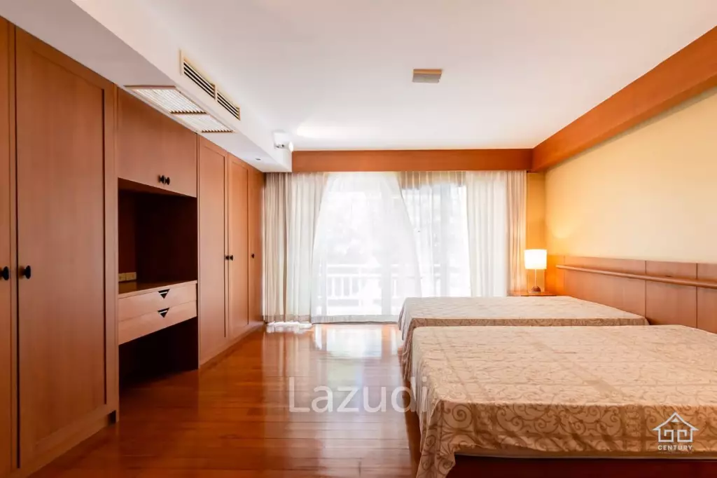 BAAN SA SUAN : 3 Storey Townhouse near the beach