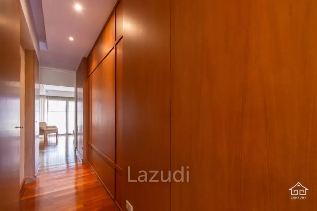BAAN SA SUAN : 3 Storey Townhouse near the beach