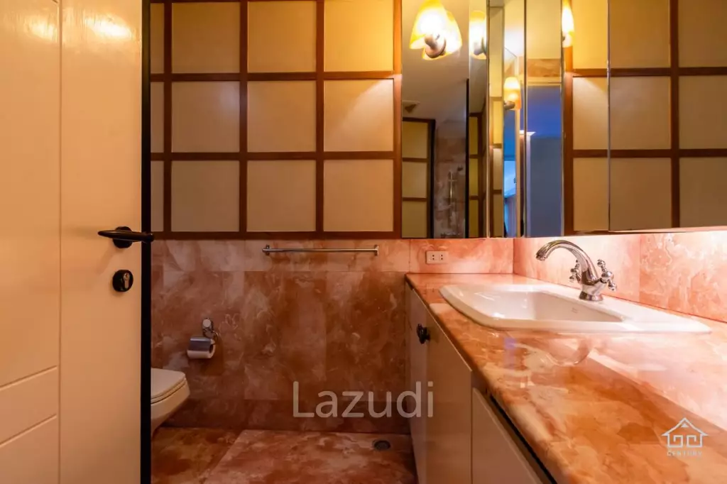 BAAN SA SUAN : 3 Storey Townhouse near the beach