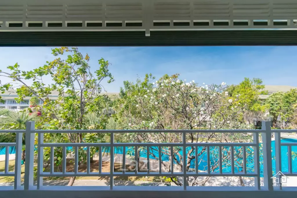 BAAN SA SUAN : 3 Storey Townhouse near the beach