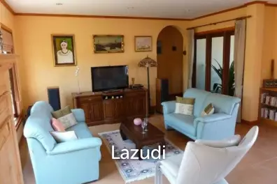 PRANBURI GREEN MOUNTAIN : Beautifully Presented 3 Bed Pool Villa with Guest Suite