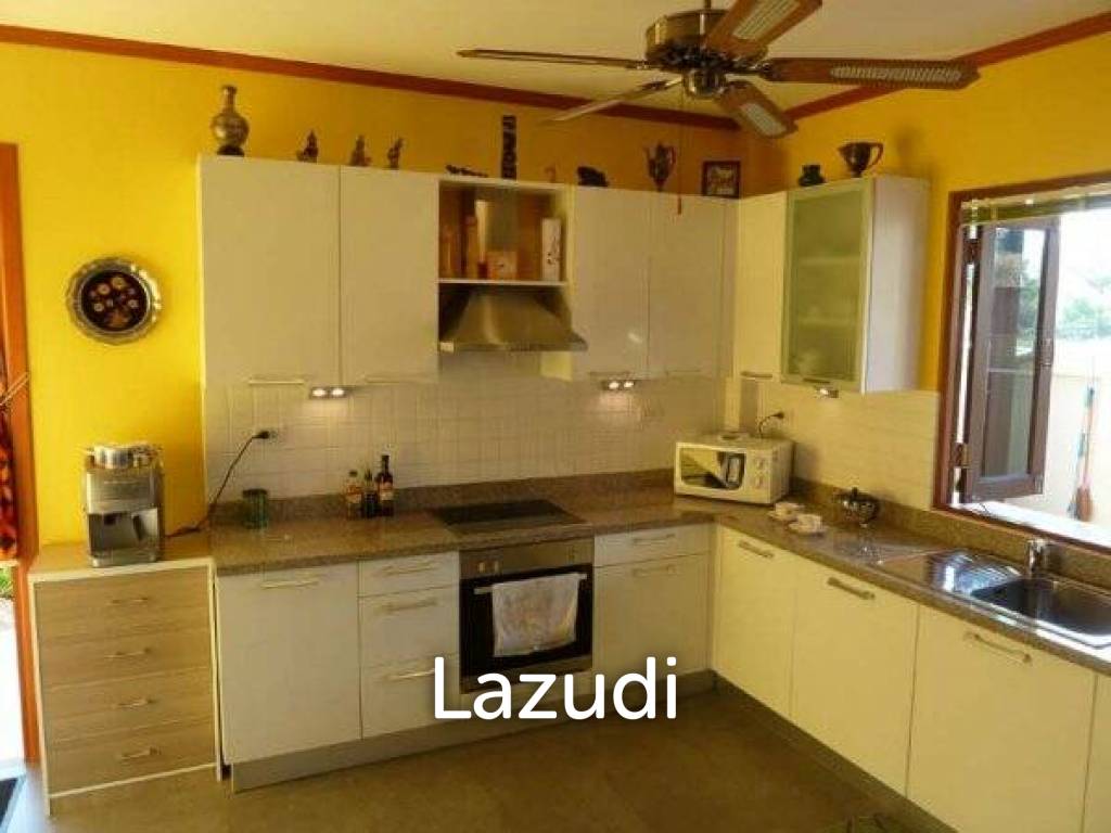 PRANBURI GREEN MOUNTAIN : Beautifully Presented 3 Bed Pool Villa with Guest Suite