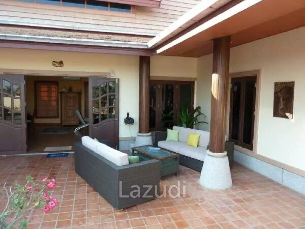 PRANBURI GREEN MOUNTAIN : Beautifully Presented 3 Bed Pool Villa with Guest Suite