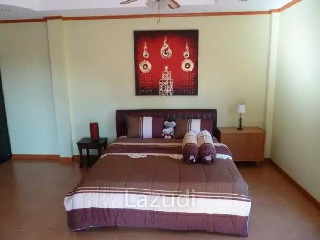 PRANBURI GREEN MOUNTAIN : Beautifully Presented 3 Bed Pool Villa with Guest Suite