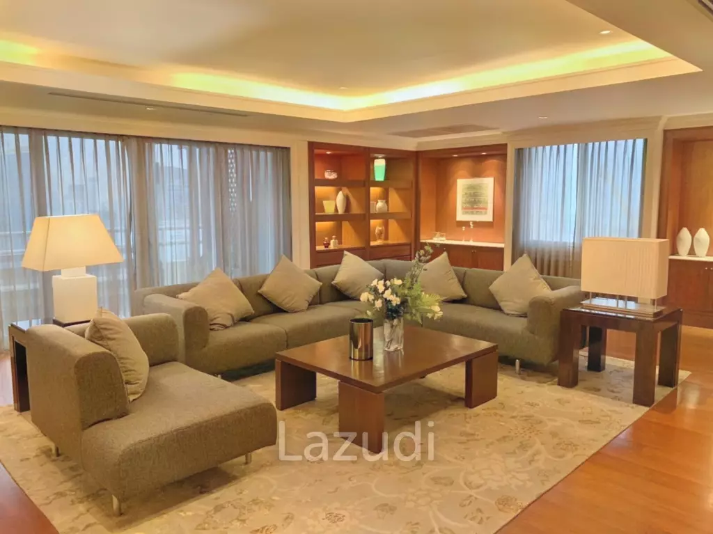 4 Bed 6 Bath  700 SQ.M. Las Colinas