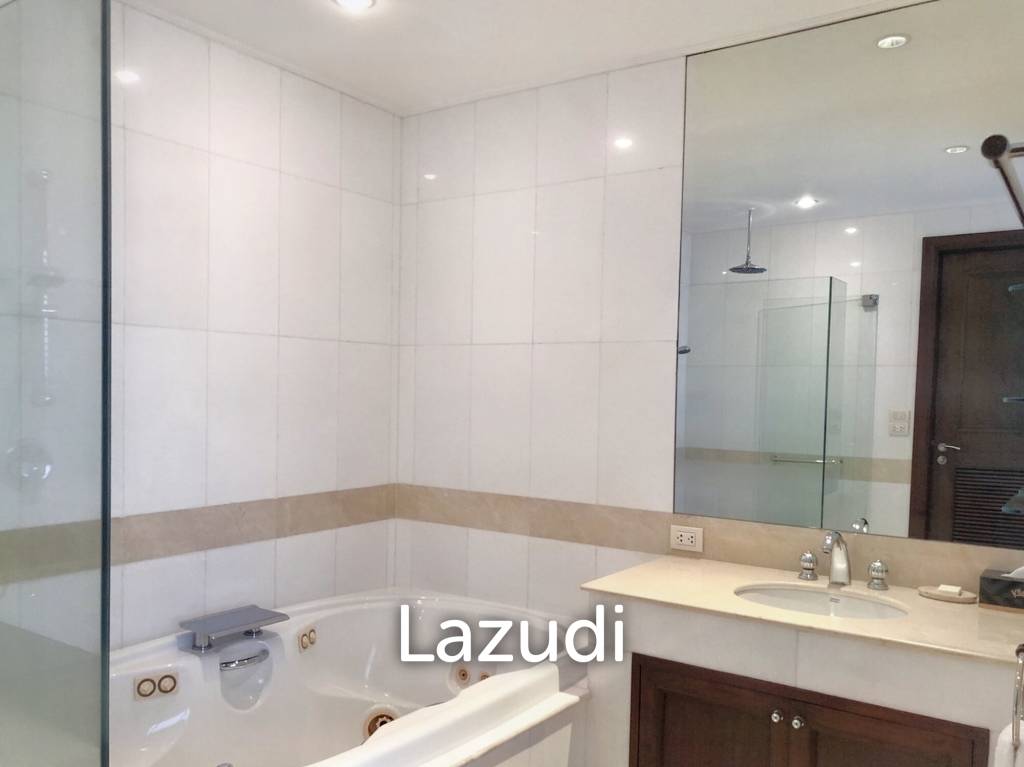 4 Bed 6 Bath  700 SQ.M. Las Colinas