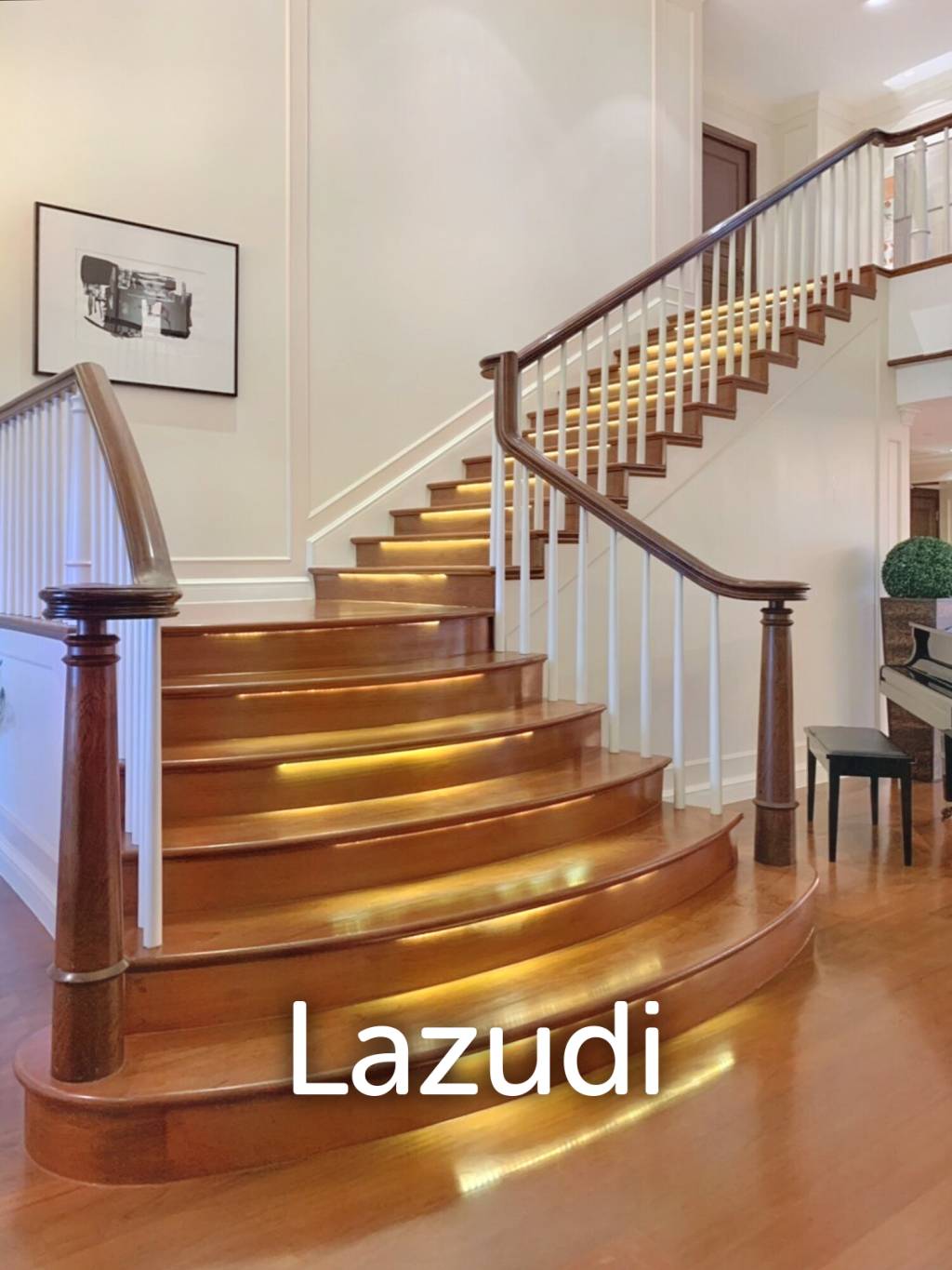 4 Bed 6 Bath  700 SQ.M. Las Colinas