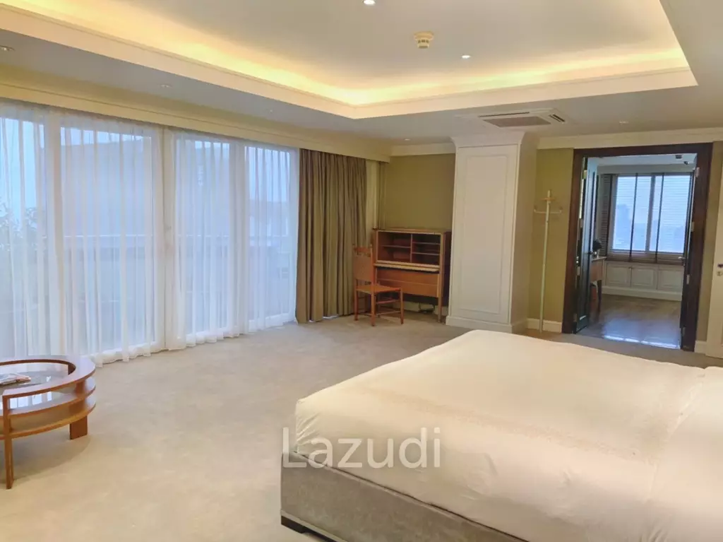 4 Bed 6 Bath  700 SQ.M. Las Colinas