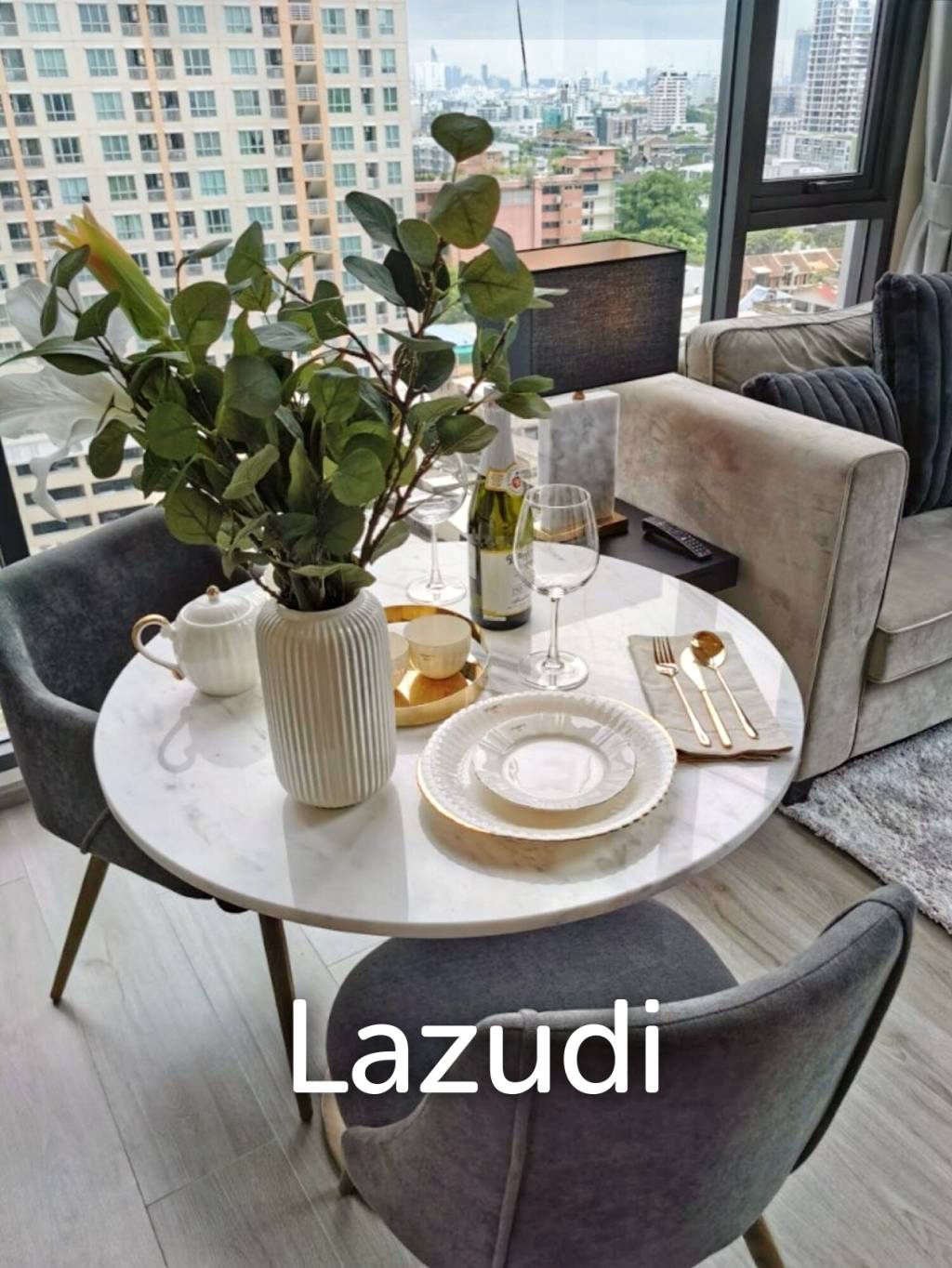 2 Bed 1 Bath 42 SQ.M The Reserve Phahol-Pradipat