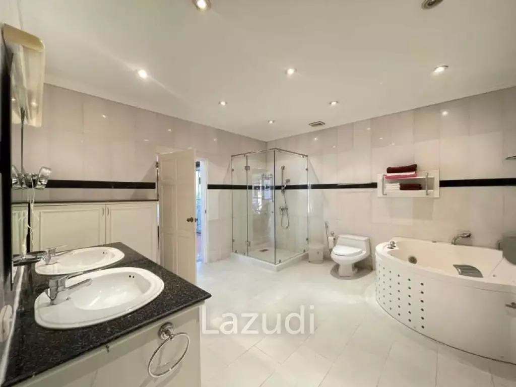 3 Bedrooms 3 Bathrooms Jomtien Palace 720 sqm