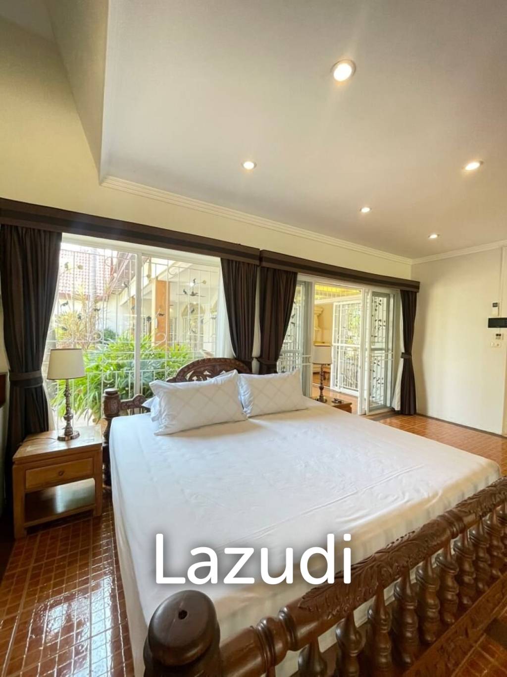 3 Bedrooms 3 Bathrooms Jomtien Palace 720 sqm