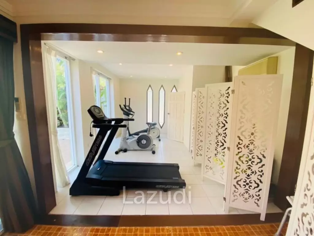 3 Bedrooms 3 Bathrooms Jomtien Palace 720 sqm