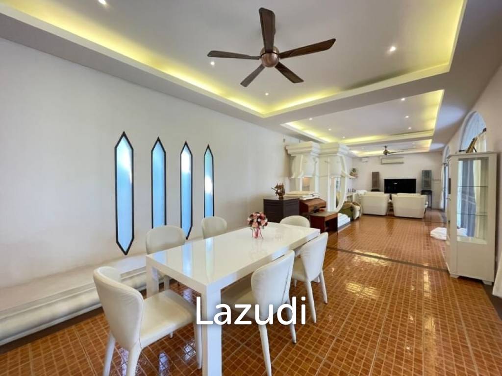 3 Bedrooms 3 Bathrooms Jomtien Palace 720 sqm