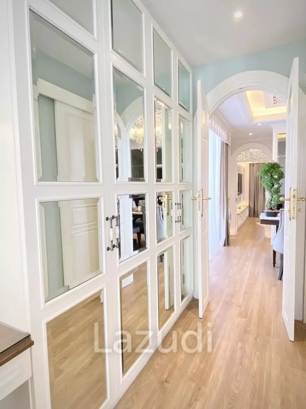 2 Bed 2 Bath 96 SQ.M Park Origin Phromphong