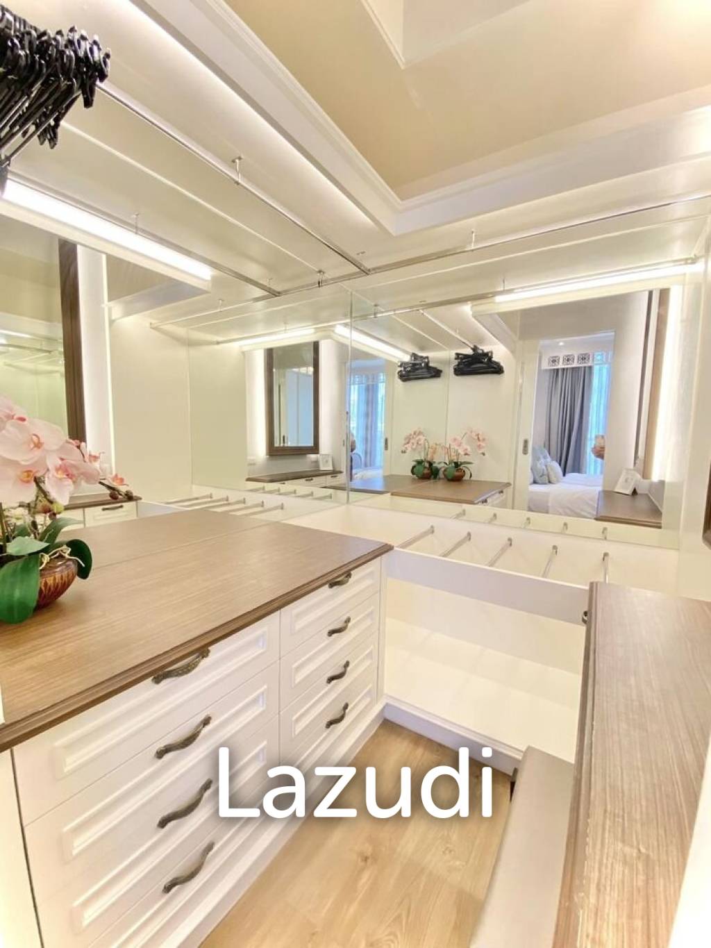 2 Bed 2 Bath 96 SQ.M Park Origin Phromphong