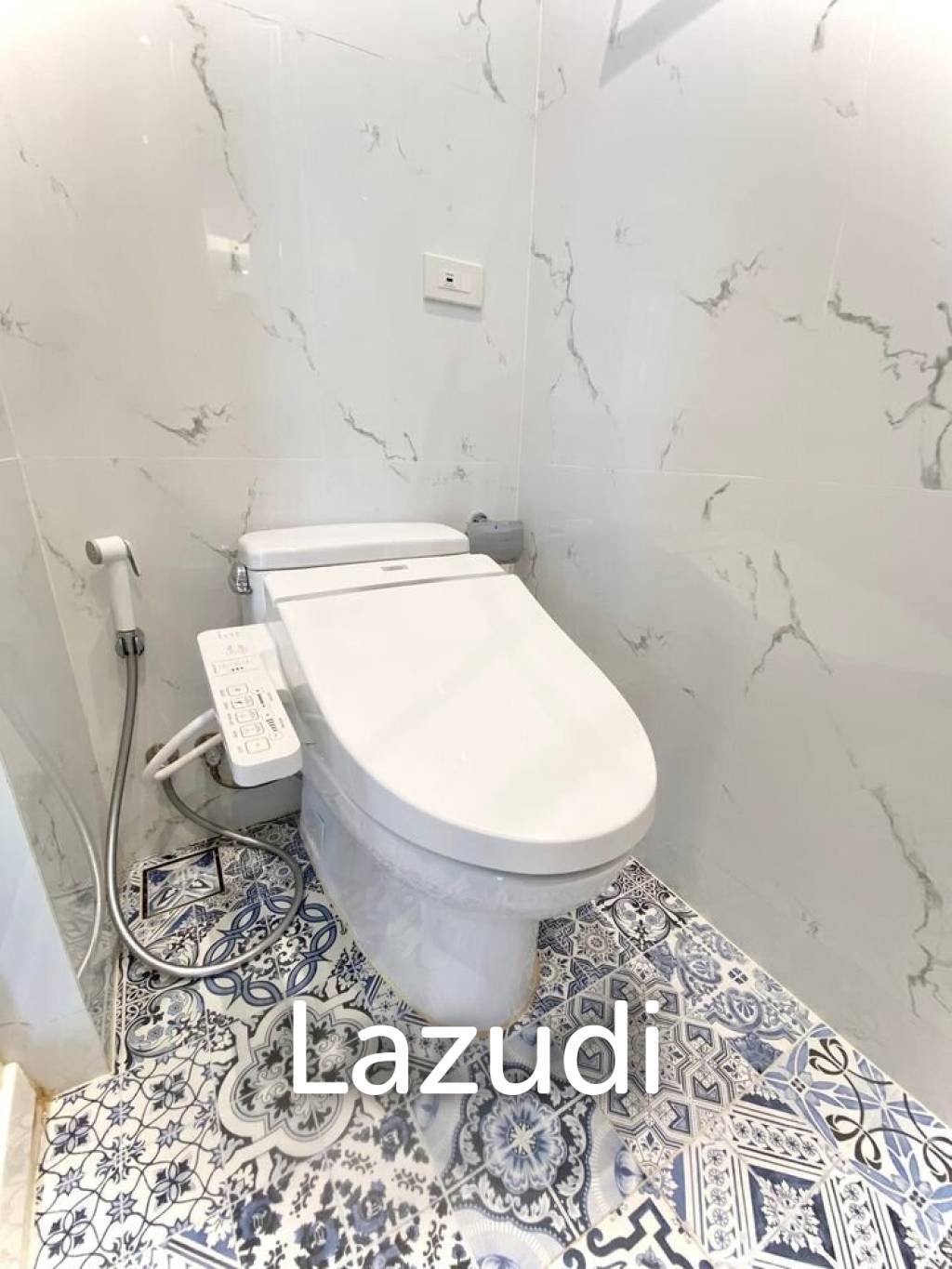 2 Bed 2 Bath 96 SQ.M Park Origin Phromphong