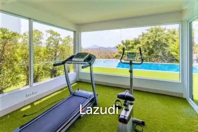 CLIFF + CLOUDS : 3 Bed Mountain View Condo