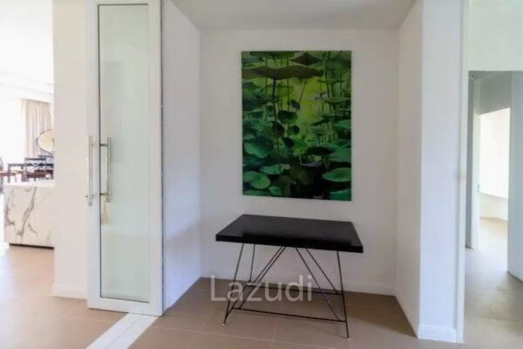 CLIFF + CLOUDS : 3 Bed Mountain View Condo