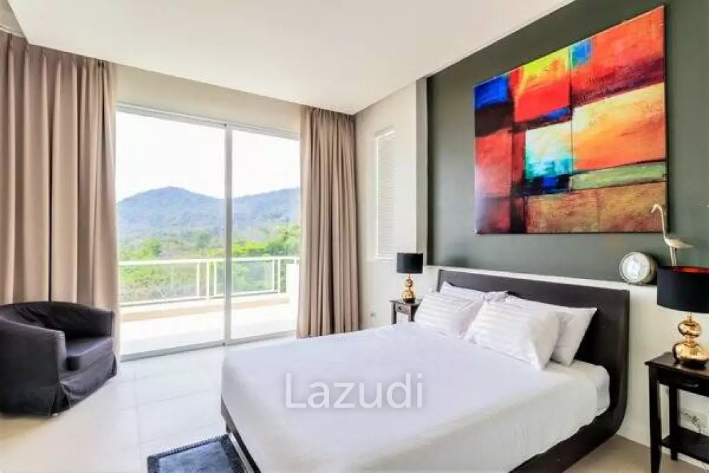 CLIFF + CLOUDS : 3 Bed Mountain View Condo