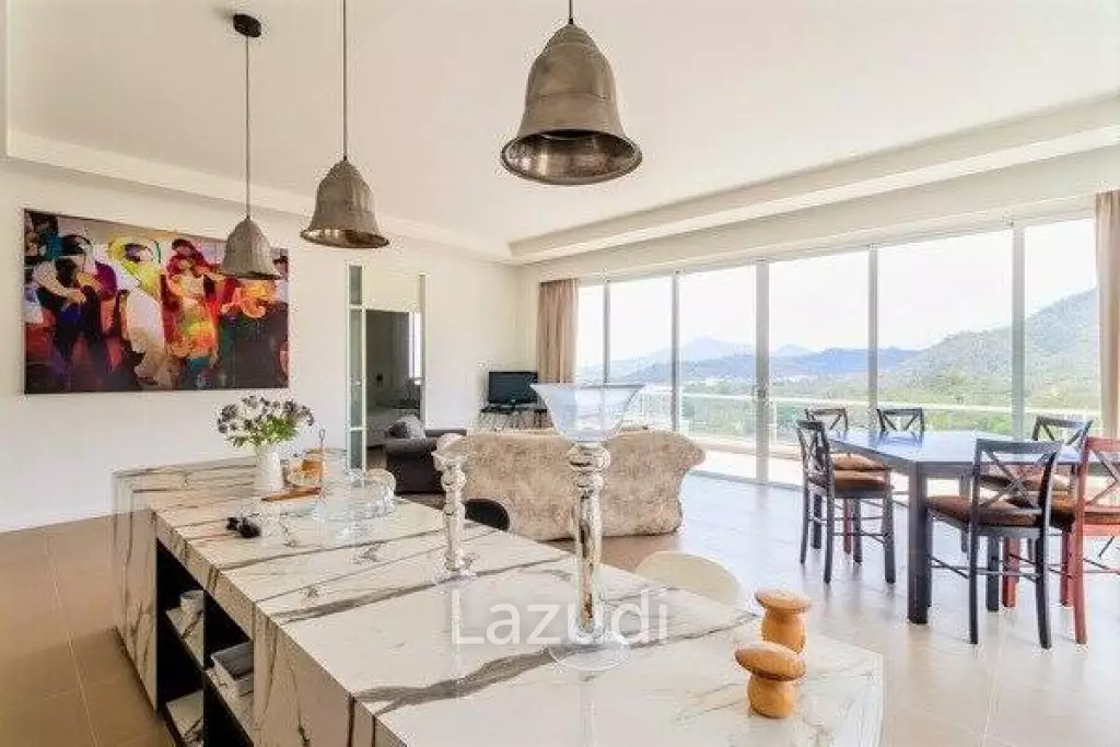 CLIFF + CLOUDS : 3 Bed Mountain View Condo