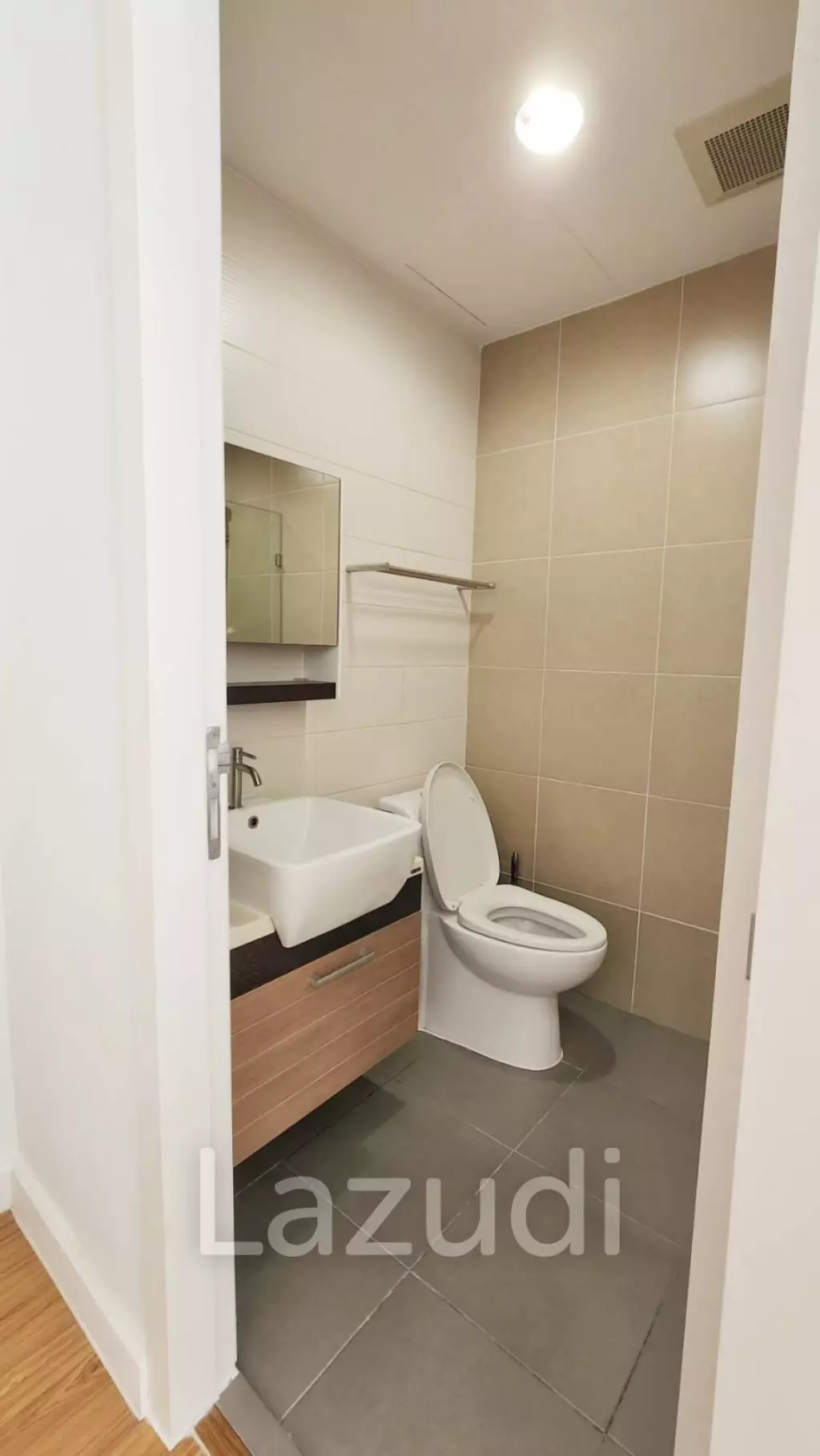 2 Bed 62 SQ.M Whizdom @ Punnawithi Station
