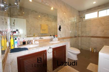 650 metro cuadrado 3 ` 4 Baño Villa de Venta