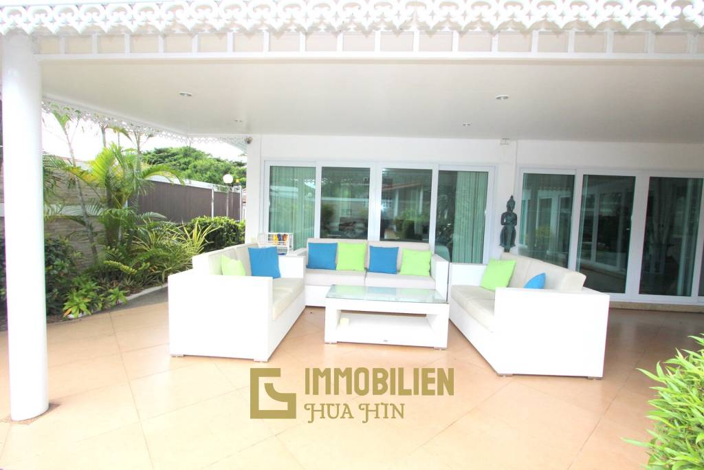 Well taken care 3 bedroom pool villa