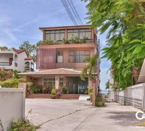 Boutique 3 Storey Beachfront Villa Boutique 3 Storey Beachfront Villa