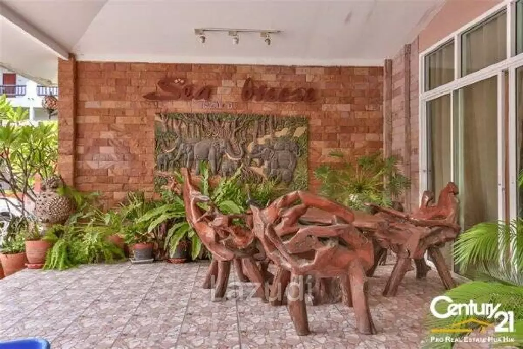 Boutique 3 Storey Beachfront Villa