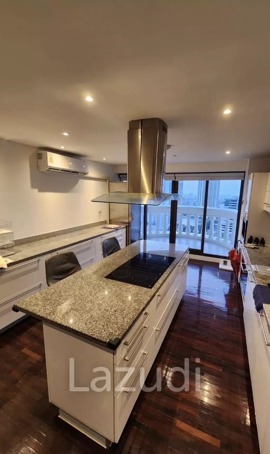 2 Bed 2 Bath 267 SQ.M at State Tower