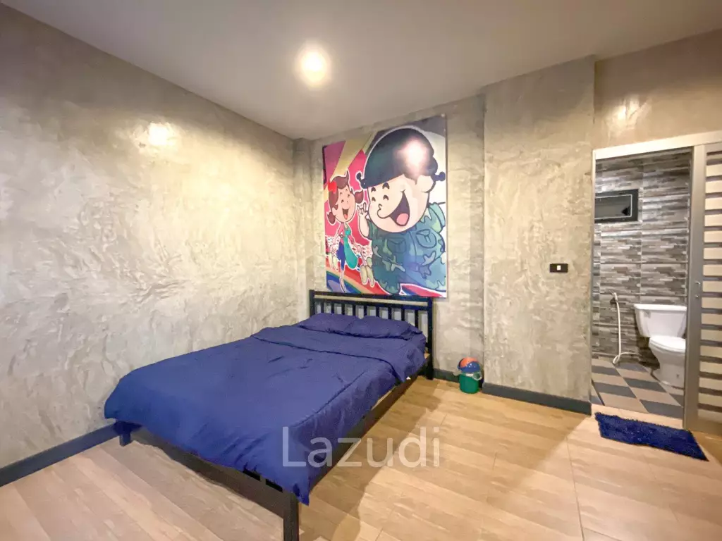 5 Bedroom Thai Style Modern Pool Villa For Sale