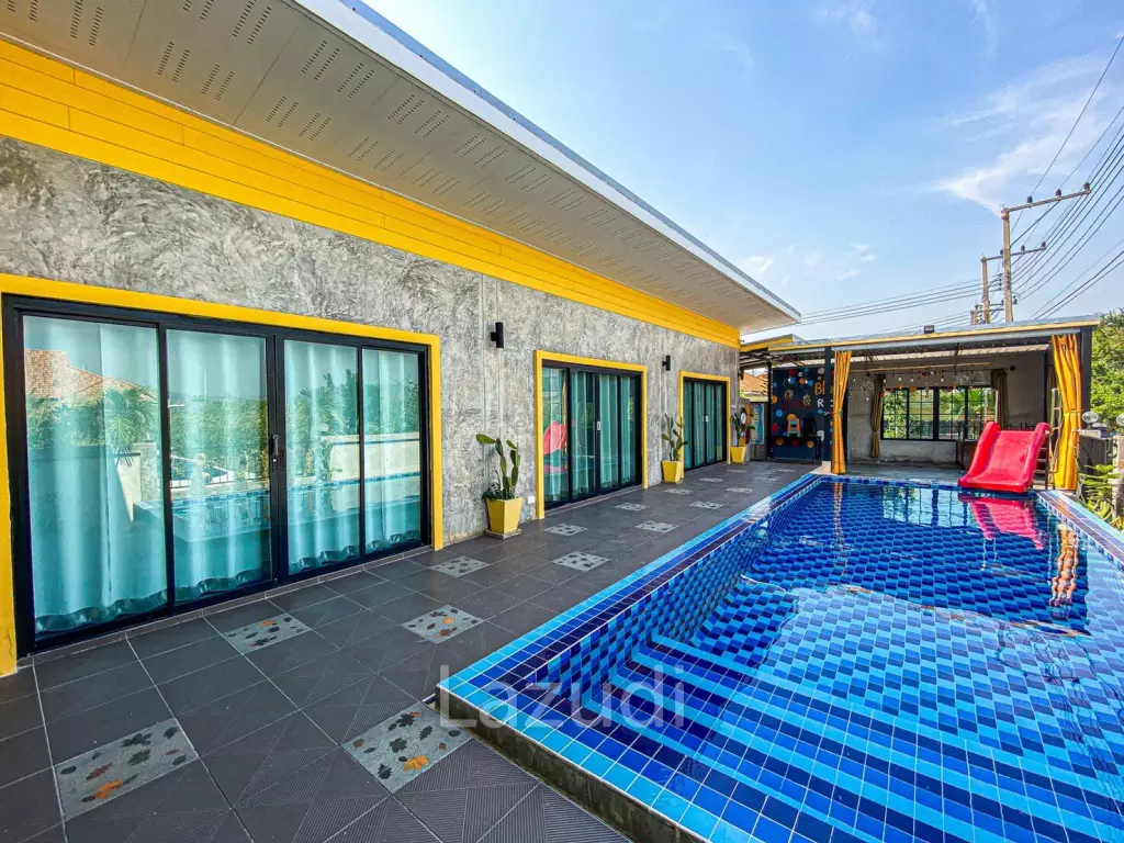 5 Bedroom Thai Style Modern Pool Villa For Sale